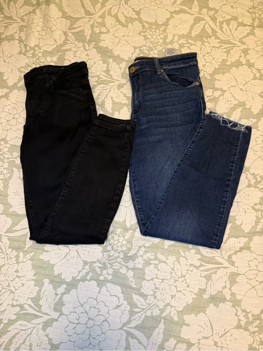 STS Blue Women’s Skinny Jeans — Black & Dark Blue